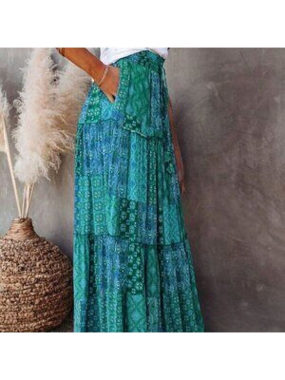 Green Boho Women's Elastic High Waist A-Line Tiered Long Skirt With Pockets